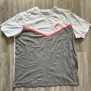 100% Cotton grey and white mens Nike T-shirt